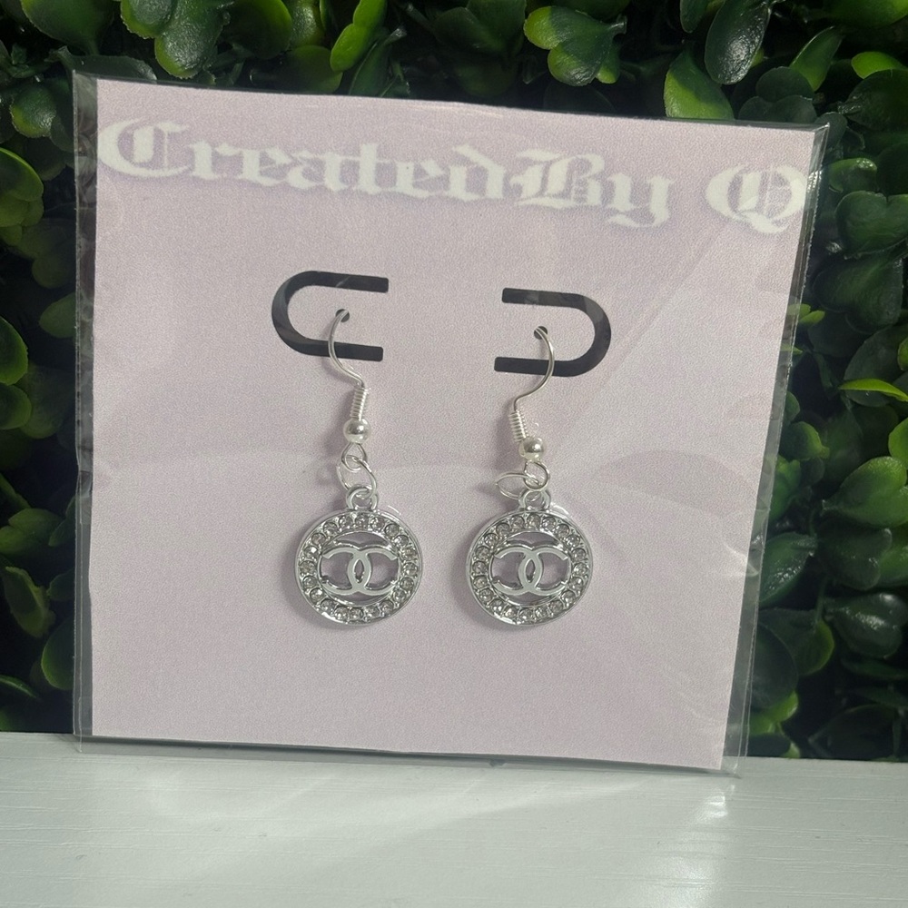 Fashion Earrings - Picture 1 of 1